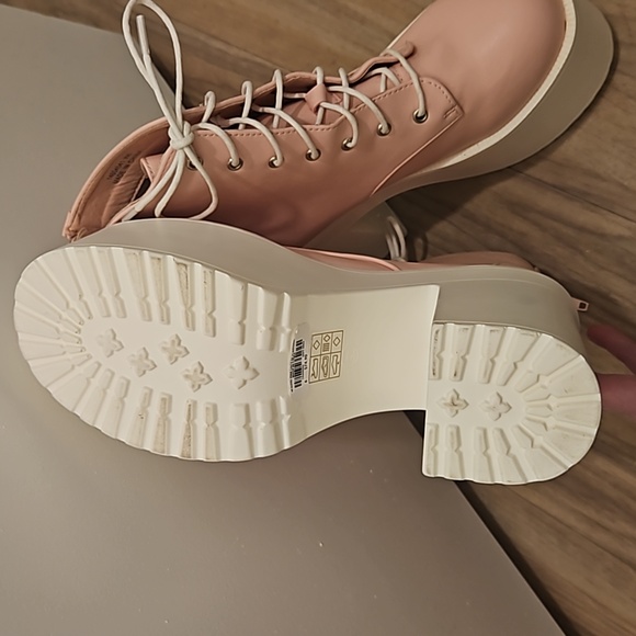 Pastel pink and white platform heels - Picture 3 of 4